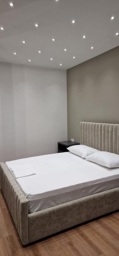 Heart Of Tirana Apartment Ngoại thất bức ảnh