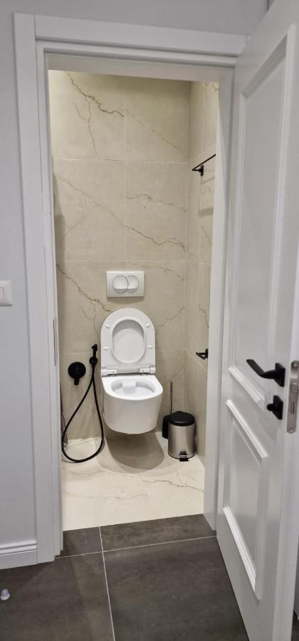 Heart Of Tirana Apartment Ngoại thất bức ảnh