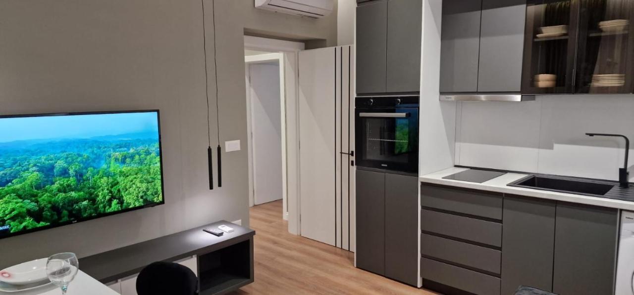 Heart Of Tirana Apartment Ngoại thất bức ảnh